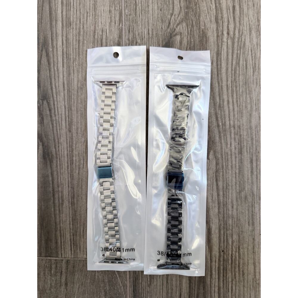 Metal Apple Watch Bands Comes with Silver and Black Size 38-40-41 New In Package